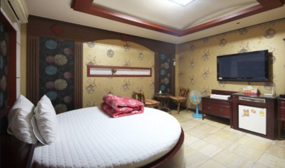 Plus Motel Μπουσάν Εξωτερικό φωτογραφία