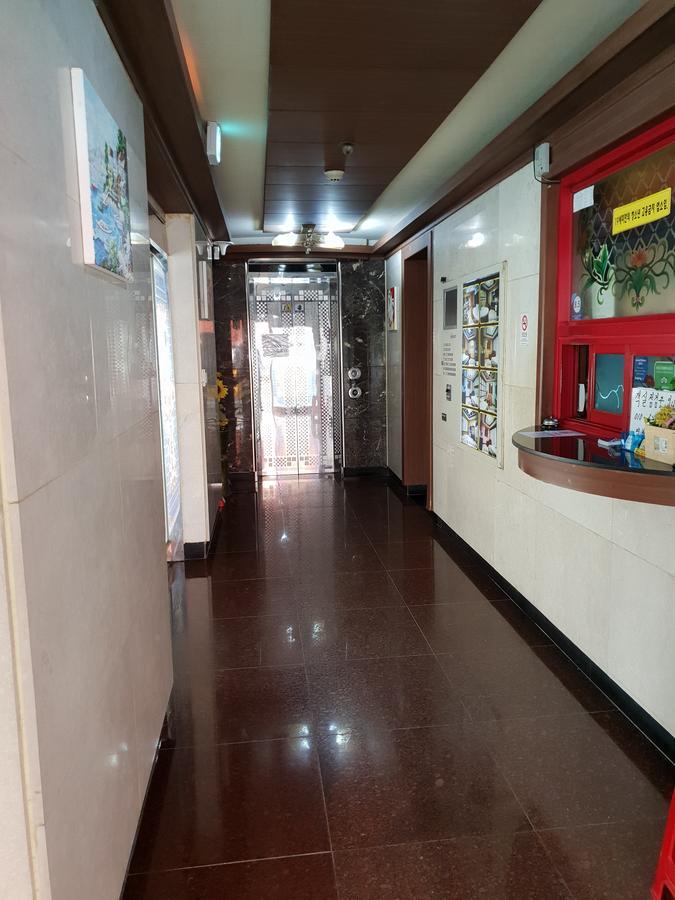 Plus Motel Μπουσάν Εξωτερικό φωτογραφία