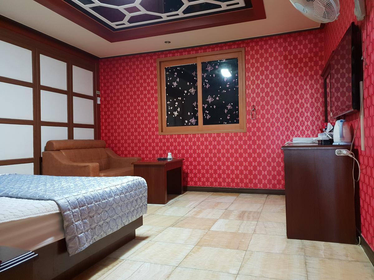 Plus Motel Μπουσάν Εξωτερικό φωτογραφία